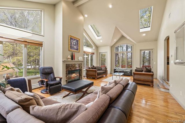 150 Trails End, New City, NY 10956