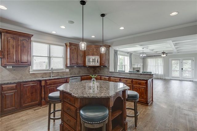 4612 Grandview Parkway, Flowery Branch, GA 30542