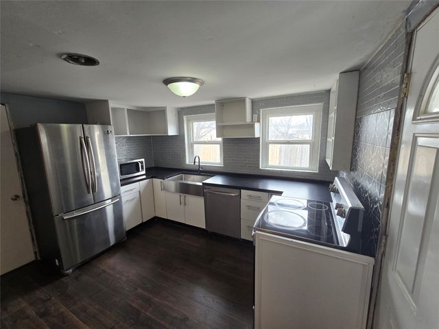 2009 63rd Street, Des Moines, IA 50322