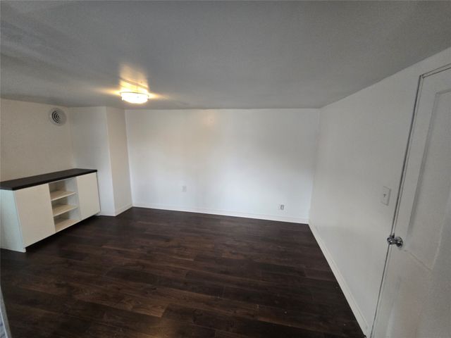 2009 63rd Street, Des Moines, IA 50322