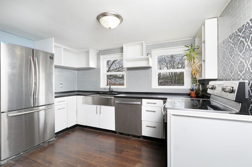 2009 63rd Street, Des Moines, IA 50322