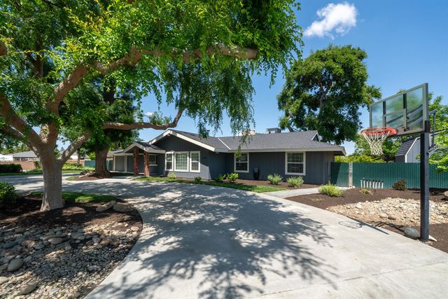 7044 E Clinton Avenue, Fresno, CA 93737