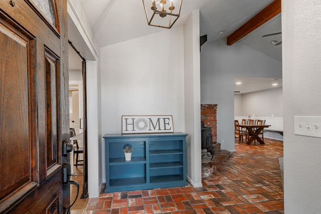 7044 E Clinton Avenue, Fresno, CA 93737