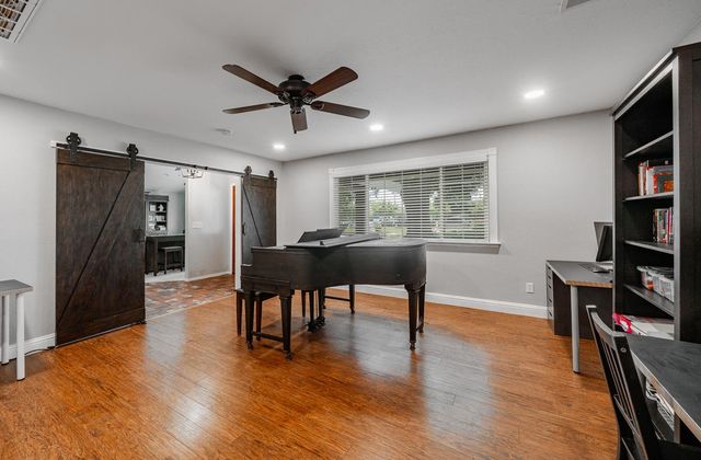 7044 E Clinton Avenue, Fresno, CA 93737
