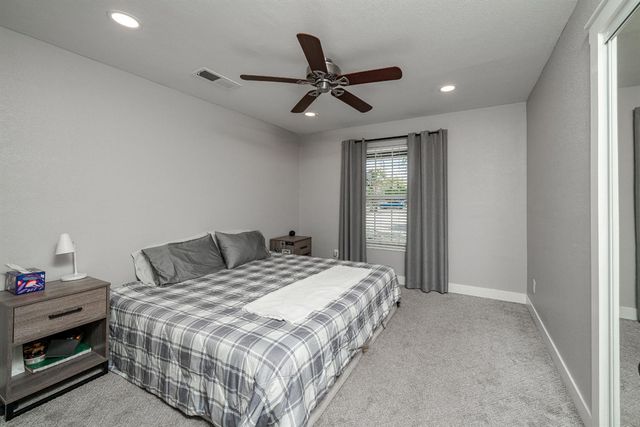 7044 E Clinton Avenue, Fresno, CA 93737