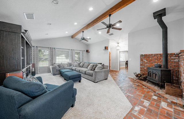 7044 E Clinton Avenue, Fresno, CA 93737