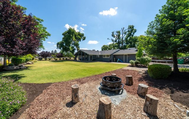 7044 E Clinton Avenue, Fresno, CA 93737