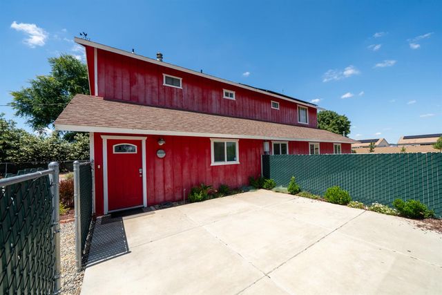 7044 E Clinton Avenue, Fresno, CA 93737