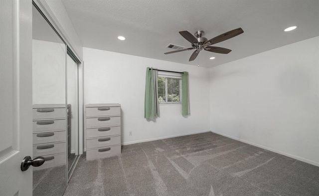 7044 E Clinton Avenue, Fresno, CA 93737