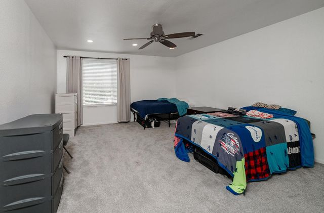 7044 E Clinton Avenue, Fresno, CA 93737