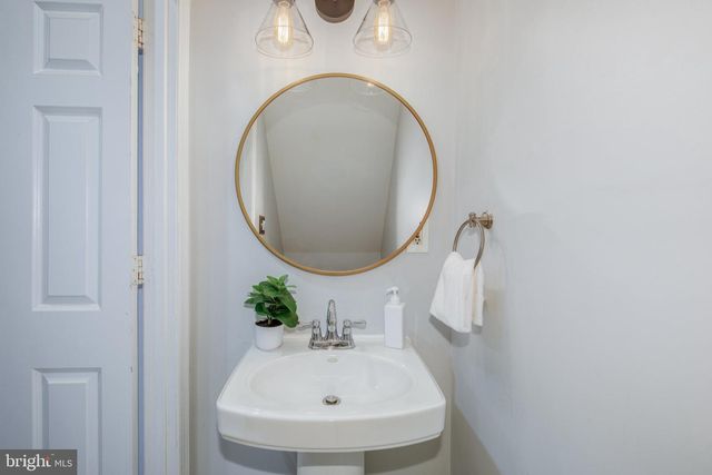 1261 U ST SE, Washington, DC 20020