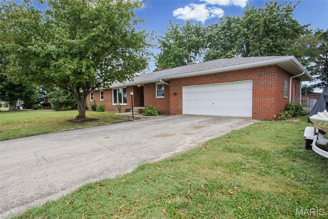 622 Church Drive, Bethalto, IL 62010
