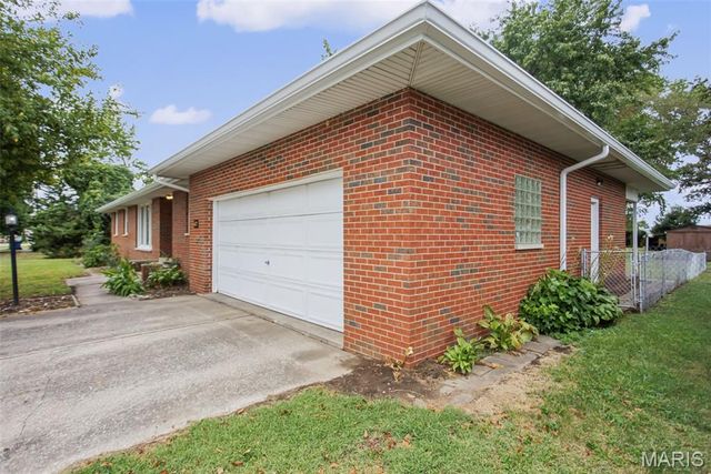 622 Church Drive, Bethalto, IL 62010
