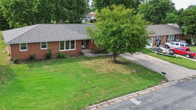622 Church Drive, Bethalto, IL 62010