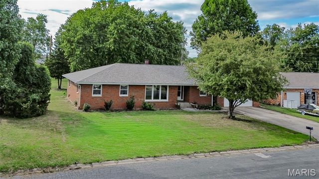 622 Church Drive, Bethalto, IL 62010