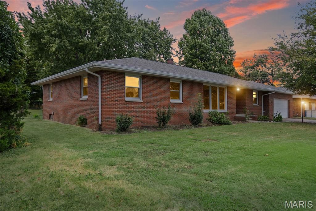 622 Church Drive, Bethalto, IL 62010