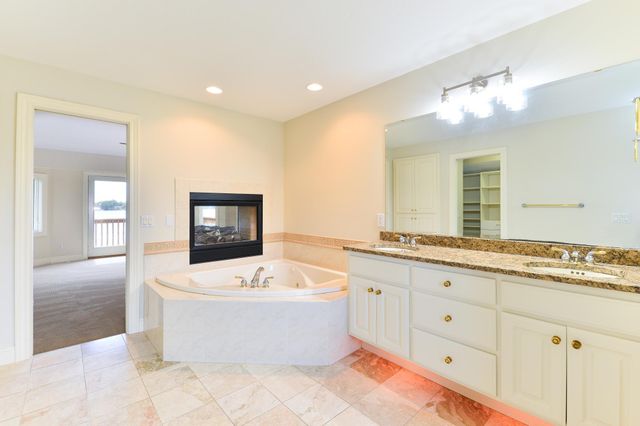 21700 Fenway Court N, Forest Lake, MN 55025