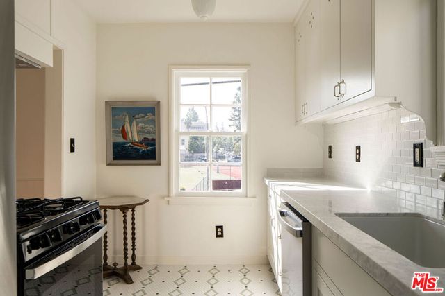 3761 Monon Street, Los Angeles, CA 90027