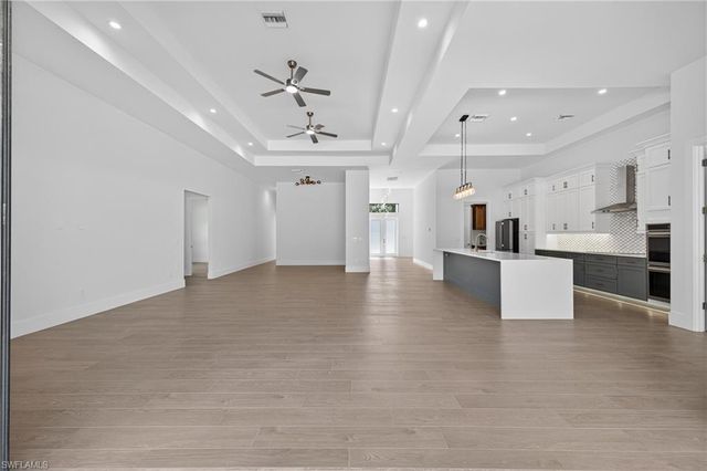 407 24th AVE NW, Naples, FL 34120