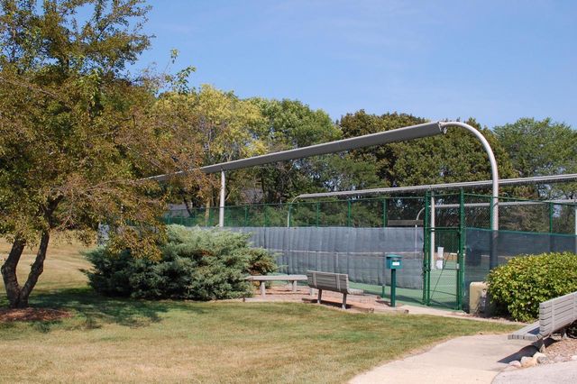 41 E Campus COURT, Wind Point, WI 53402