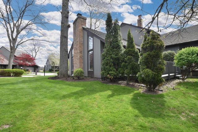 41 E Campus COURT, Wind Point, WI 53402