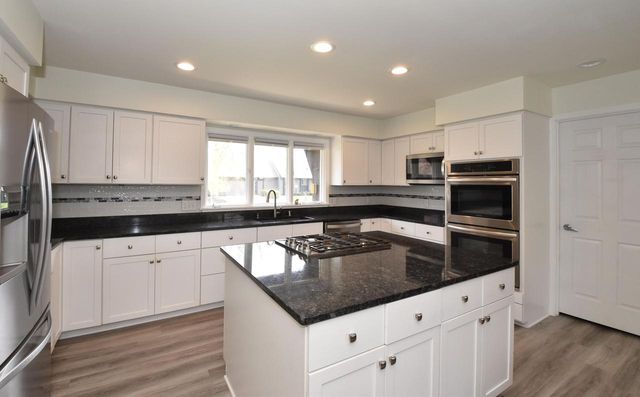 41 E Campus COURT, Wind Point, WI 53402