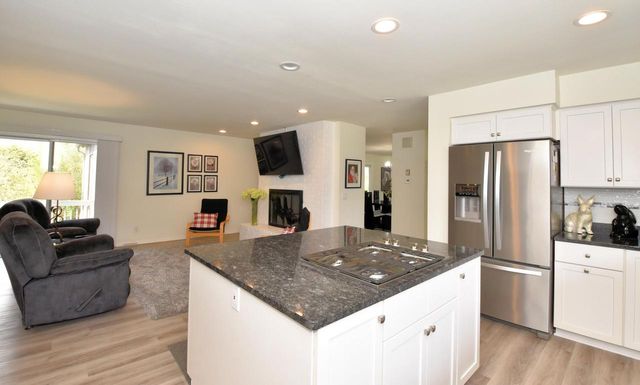 41 E Campus COURT, Wind Point, WI 53402