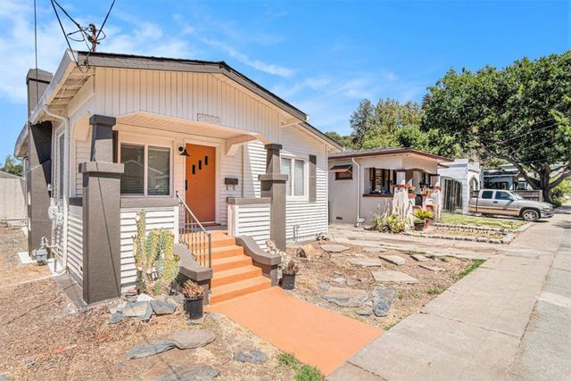 513 Arch Street, Martinez, CA 94553