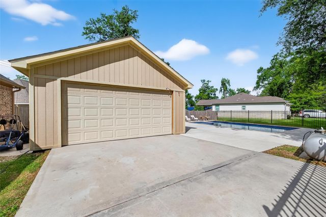 23519 Creek Wood Drive, Spring, TX 77389