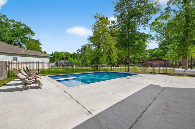 23519 Creek Wood Drive, Spring, TX 77389