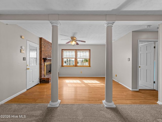 422 Thomas Drive, Jacksonville, NC 28546