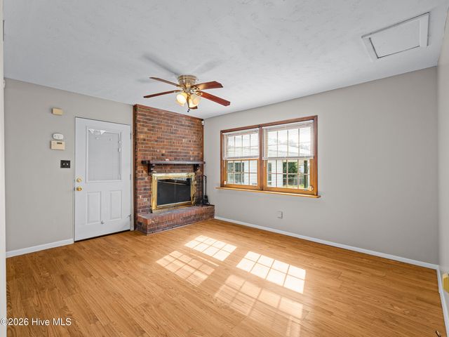 422 Thomas Drive, Jacksonville, NC 28546