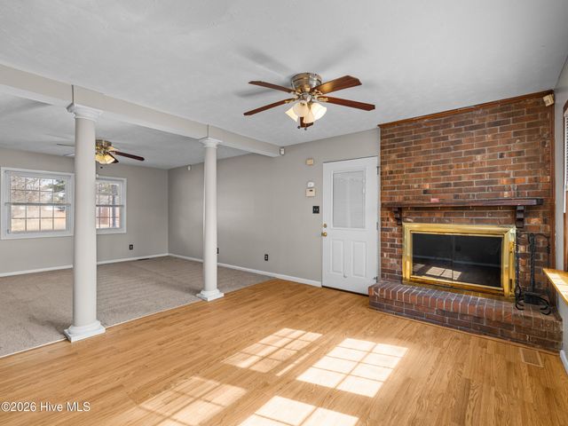 422 Thomas Drive, Jacksonville, NC 28546