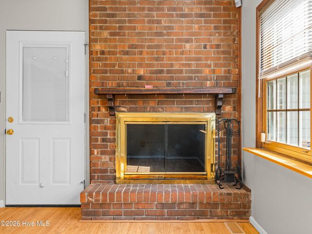 422 Thomas Drive, Jacksonville, NC 28546