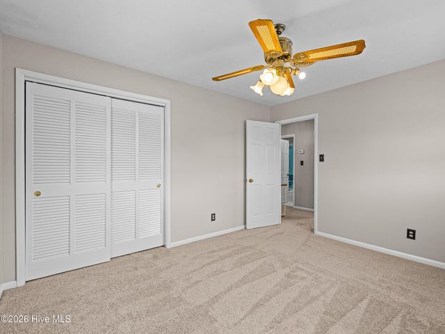 422 Thomas Drive, Jacksonville, NC 28546