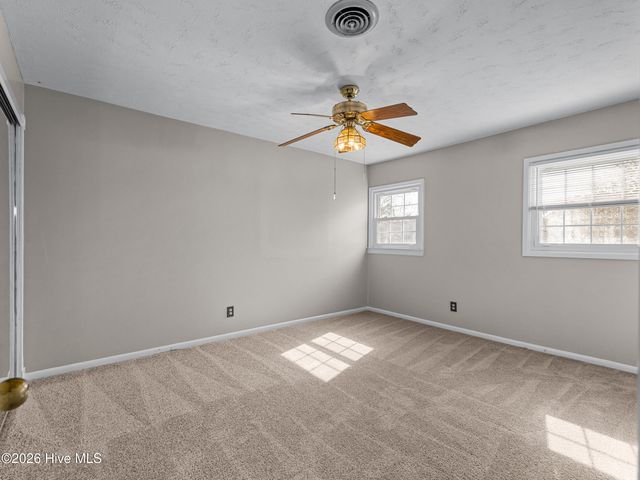 422 Thomas Drive, Jacksonville, NC 28546