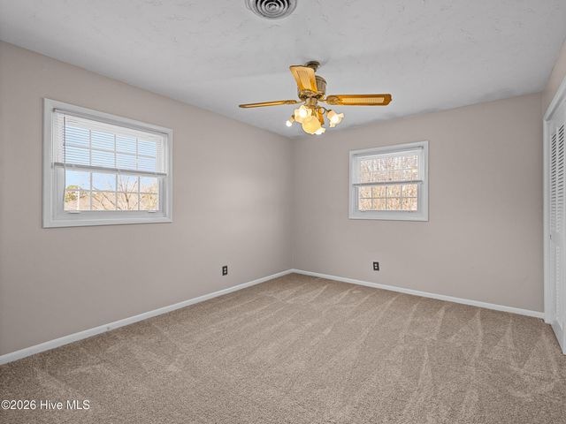 422 Thomas Drive, Jacksonville, NC 28546