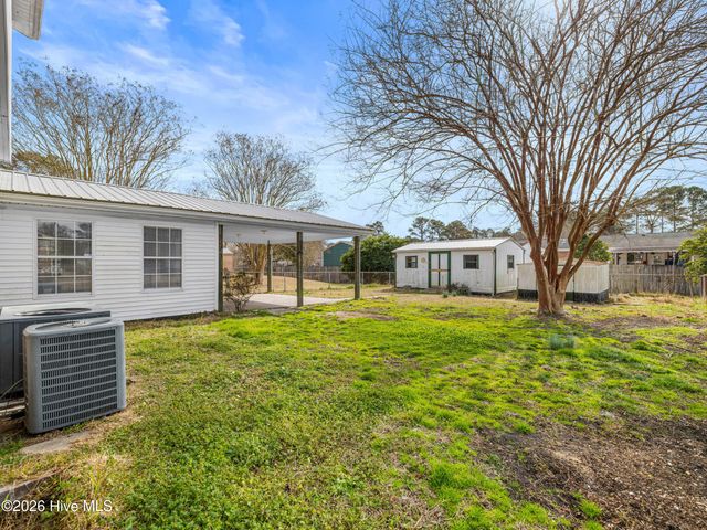 422 Thomas Drive, Jacksonville, NC 28546