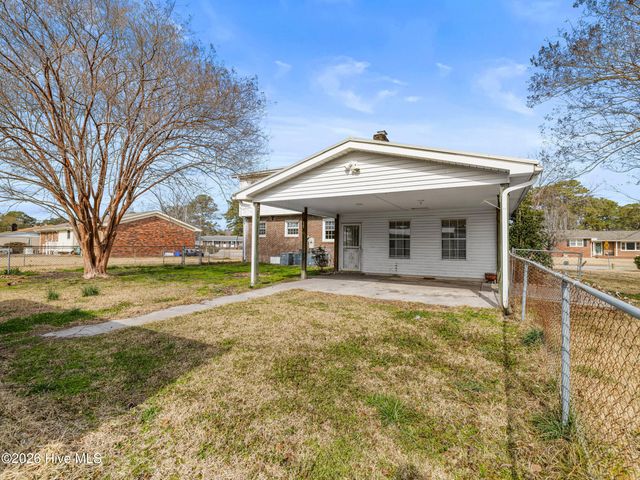 422 Thomas Drive, Jacksonville, NC 28546