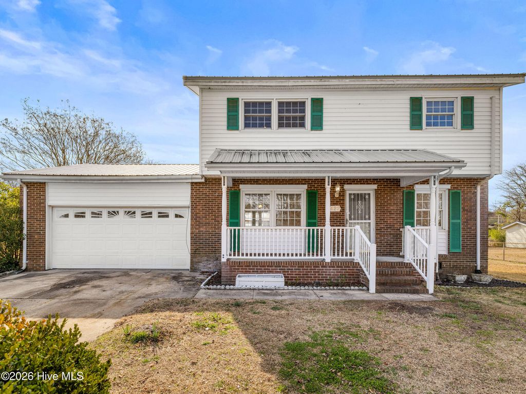 422 Thomas Drive, Jacksonville, NC 28546