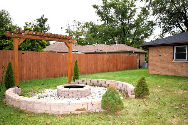 6918 W 116th Street, Worth, IL 60482