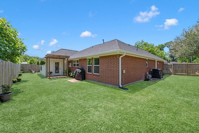 606 Walnut Street, Sweeny, TX 77480