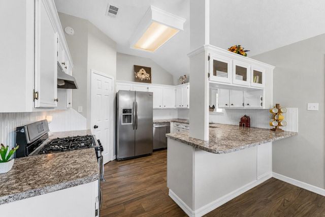 606 Walnut Street, Sweeny, TX 77480
