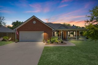 606 Walnut Street, Sweeny, TX 77480