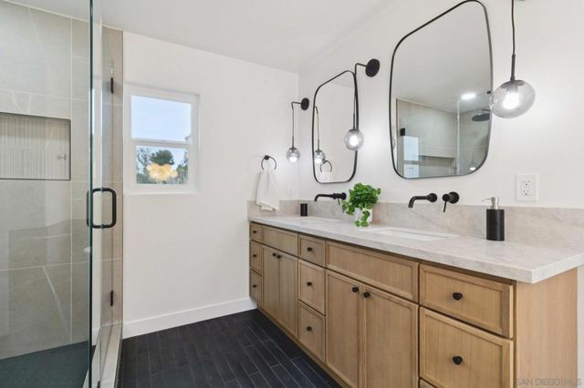 4334 Rous St., San Diego, CA 92122