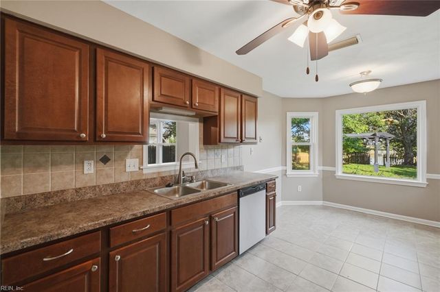 1897 Haviland DR, Virginia Beach, VA 23454