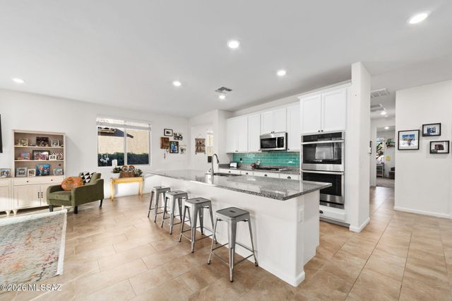 10314 S Pantano Knolls Drive, Vail, AZ 85641