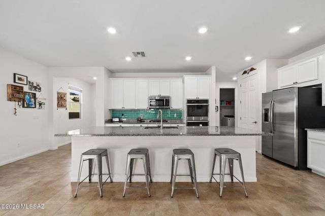 10314 S Pantano Knolls Drive, Vail, AZ 85641