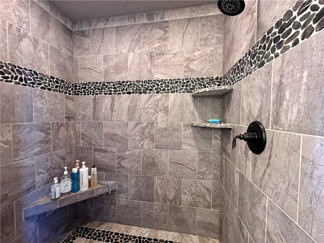 2005 W Brooks Place, Rogers, AR 72758
