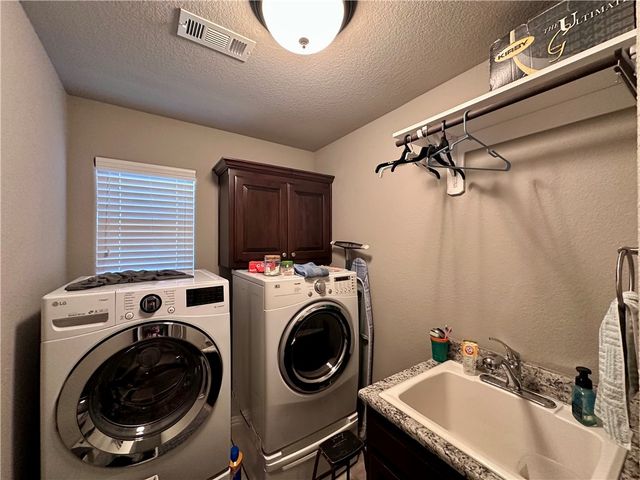 2005 W Brooks Place, Rogers, AR 72758
